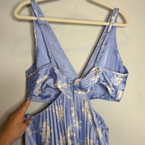 Abercrombie & Fitch Blue and White Floral Midi Dress - Picture 6 of 7